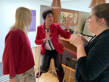 Maya Onken unterrichtet persönlich