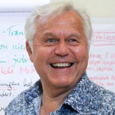 Fachdozent Dr. Gunther Schmidt